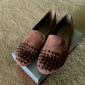 Spiked flats